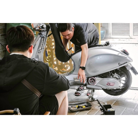 VESPA SPRINT phủ PPF TPU siêu bóng