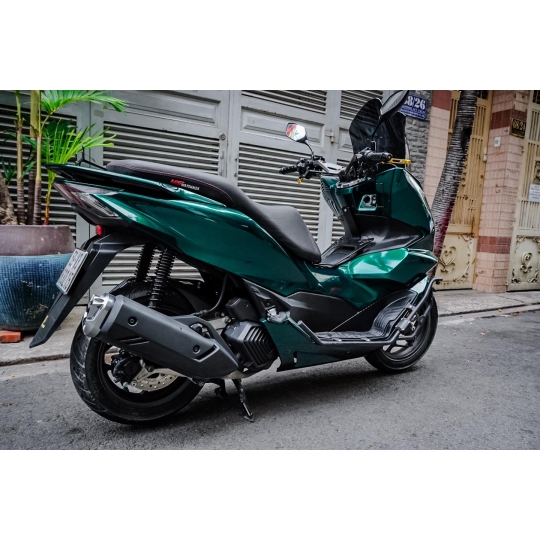 Dán đổi màu ngọc lục bảo siêu đẹp cho HONDA PCX