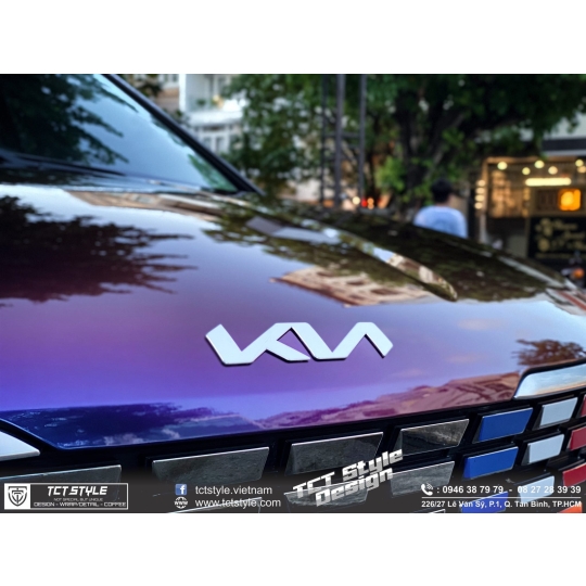 KIA Carnival - THUNDER LIGHTING SPARKLING CHAMELEON