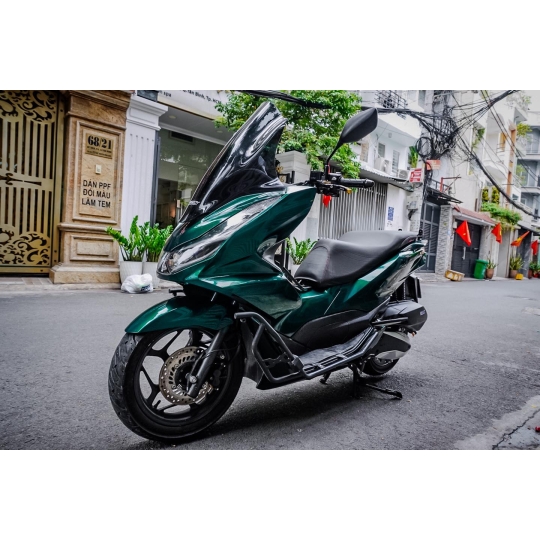 Dán đổi màu ngọc lục bảo siêu đẹp cho HONDA PCX