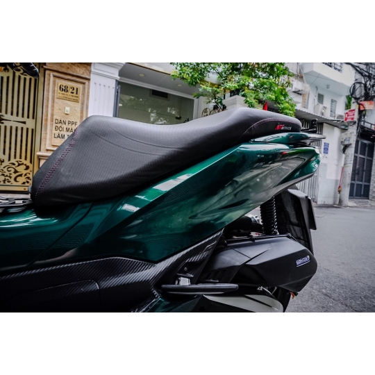 Dán đổi màu ngọc lục bảo siêu đẹp cho HONDA PCX