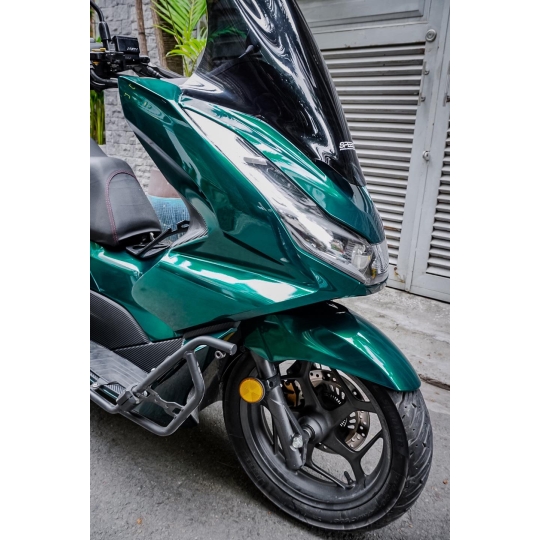 Dán đổi màu ngọc lục bảo siêu đẹp cho HONDA PCX