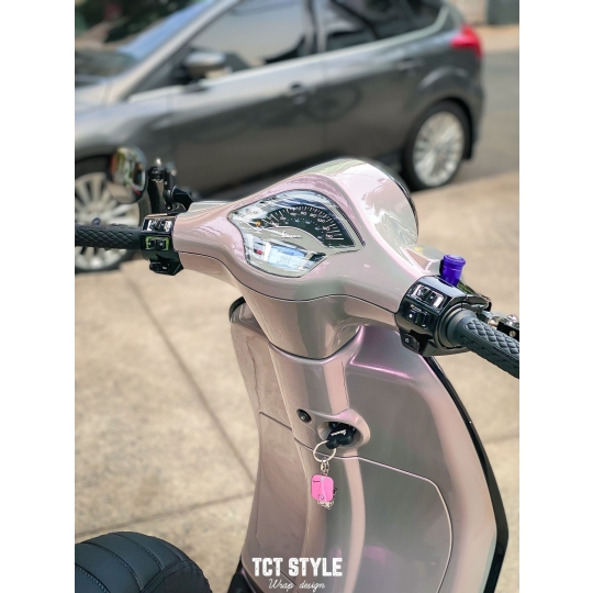 VESPA - ÁNH HỒNG