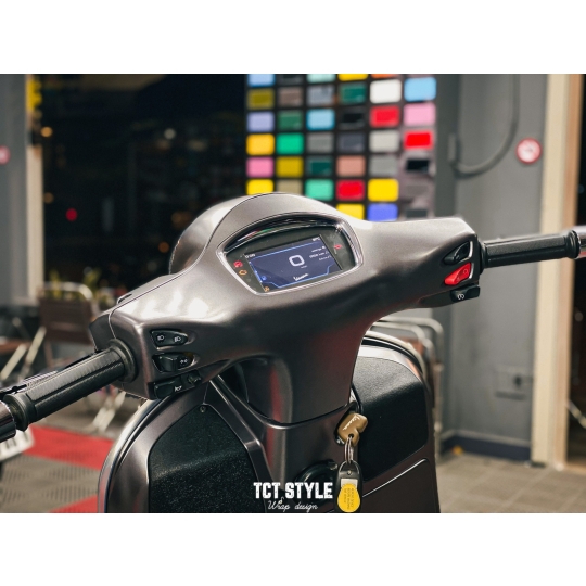 VESPA - PHỐI ĐEN VÀNG ĐỒNG