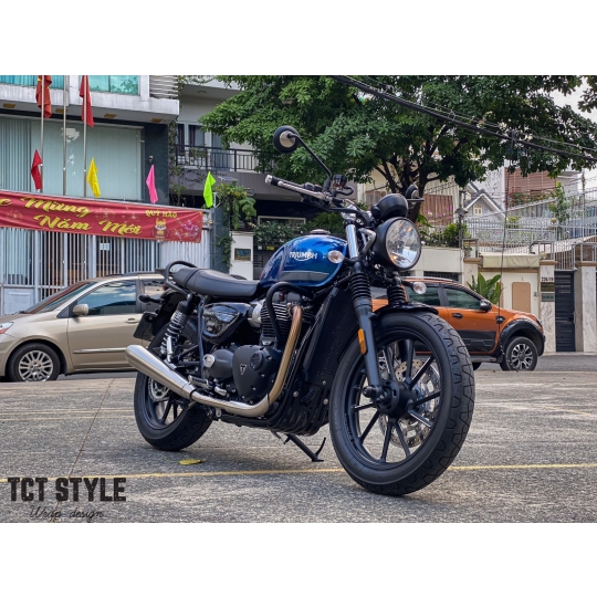TRIUMPH STREET TWIN